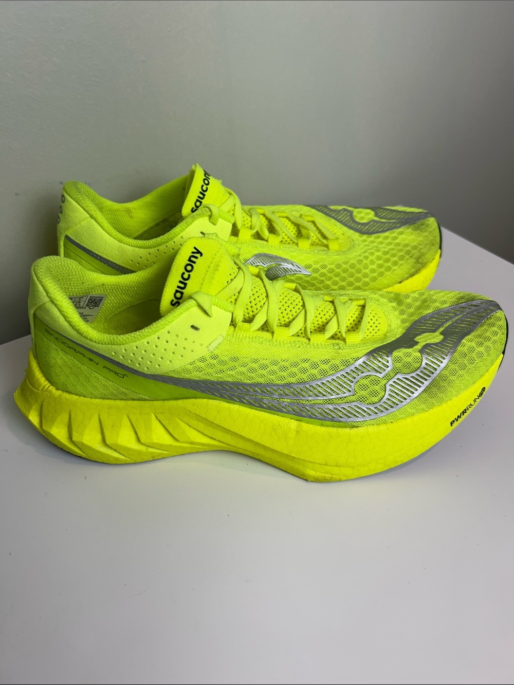 Saucony Endorphin Pro 4 Womens 11 Neon Yellow Carbon Running Racing Shoes
